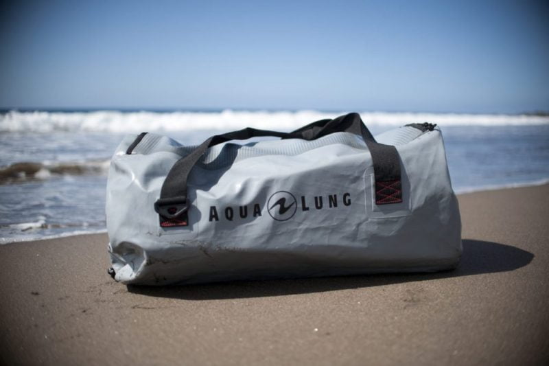 dykkertaske på strand